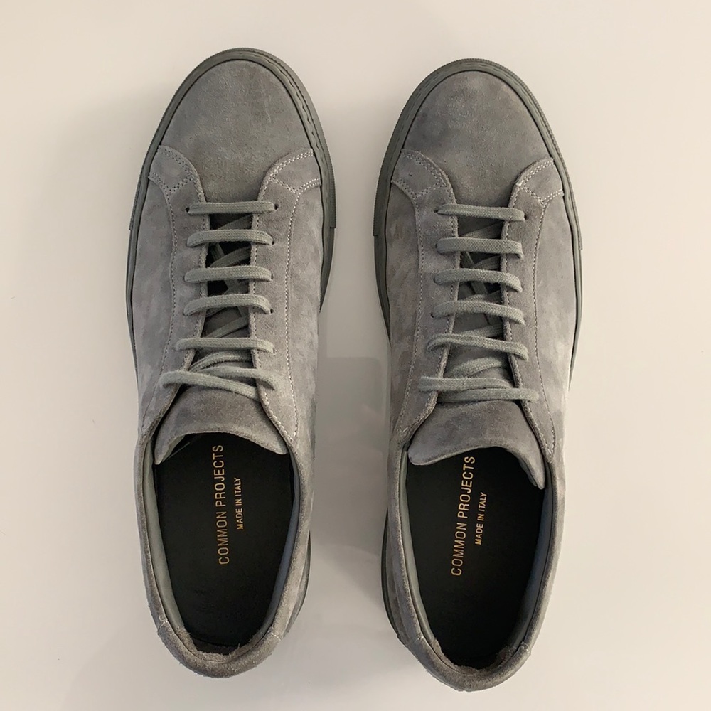 Common Projects Mens 43 grey suede low top sneaker